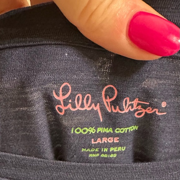 Lilly Pulitzer Deep Blue Short Sleeve Asymmetrical Tee Size L - Picture 3 of 3